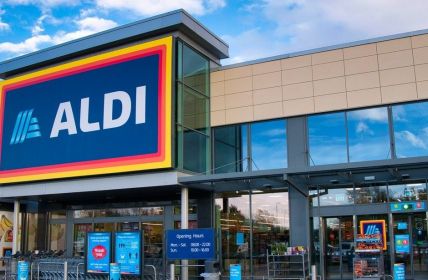 Aldi senkt Preise für Festtagsfavoriten um 20% (Foto: AdobeStock - Alan 521491888)