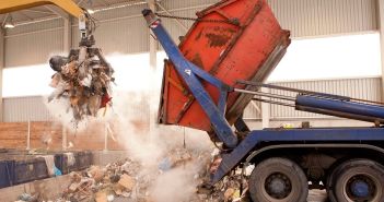 Bioenergieanlage kann Berlin nicht defossilisieren, falsche Versprechen Bioenergieanlage erhöht CO2-Emissionen statt grüner Wärme (Foto: AdobeStock - Pavel 254125442)