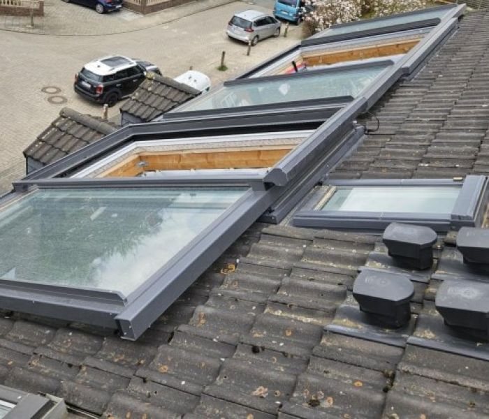 Das zweiflügelige Dachschiebefenster (Foto: LiDEKO)