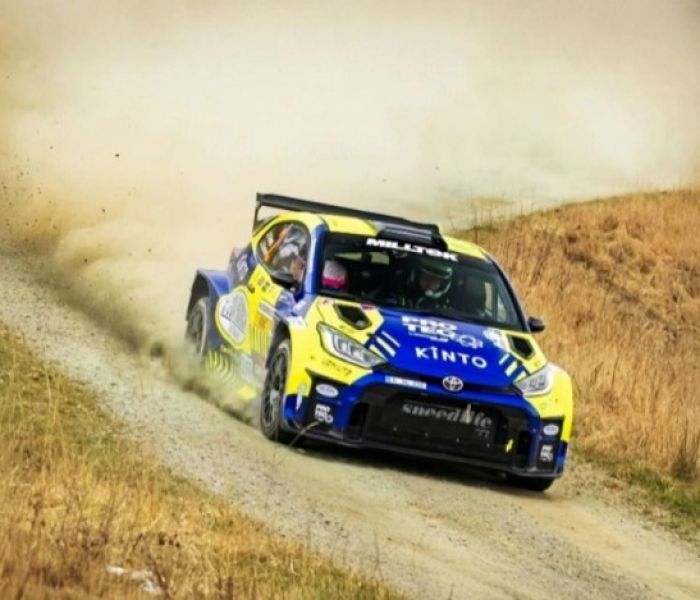 Toyota GR Yaris Rally2 von Philip Geipel mit Logo der Brand PRO-TEC (Foto: CTP GmbH . bluechemGROUP)