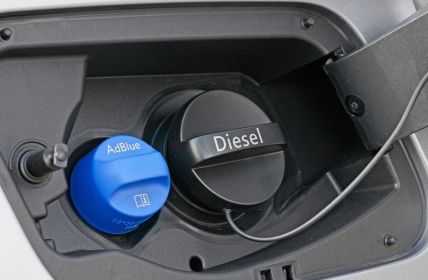 Bei Ersatzfahrzeugerwerb gilt Rechtsschutz auch ohne amtliche Zulassung (Foto: AdobeStock - bluedesign - 419850532)