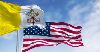 KI-gestützte Google-Suche 2025 revolutioniert Nutzererfahrung durch natürliche Sprachinteraktion (Foto: AdobeStock - rarrarorro - _1475012030)