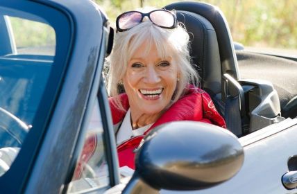 SIGNAL IDUNA erneut fairster Kfz-Serviceversicherer laut Focus Money (Foto: AdobeStock -  Volker Witt - 72012748)